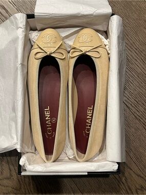 Chanel 26A beige ballet flats suede